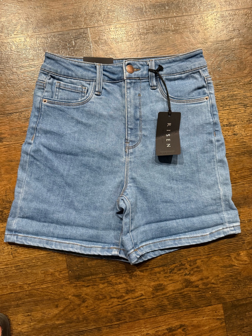 Risen high rise 90s shorts nwt size small